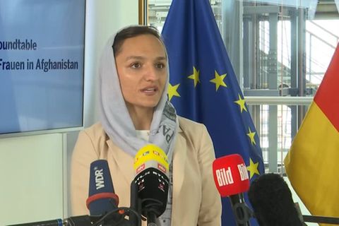 Video: Afghanische Frauenrechtlerin richtet Gesprächsangebot an Taliban