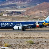 Der Ferienflieger Tuifly ist für seine auffälligen, teilweise auch von Hotelketten gesponsorten Werbe-Flugzeuge vom Typ 737 bekannt.