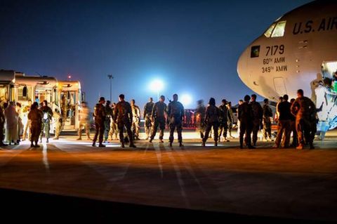 Lage in Afghanistan: USA wollen Evakuierungen auch nach Terrorangriff weiterführen