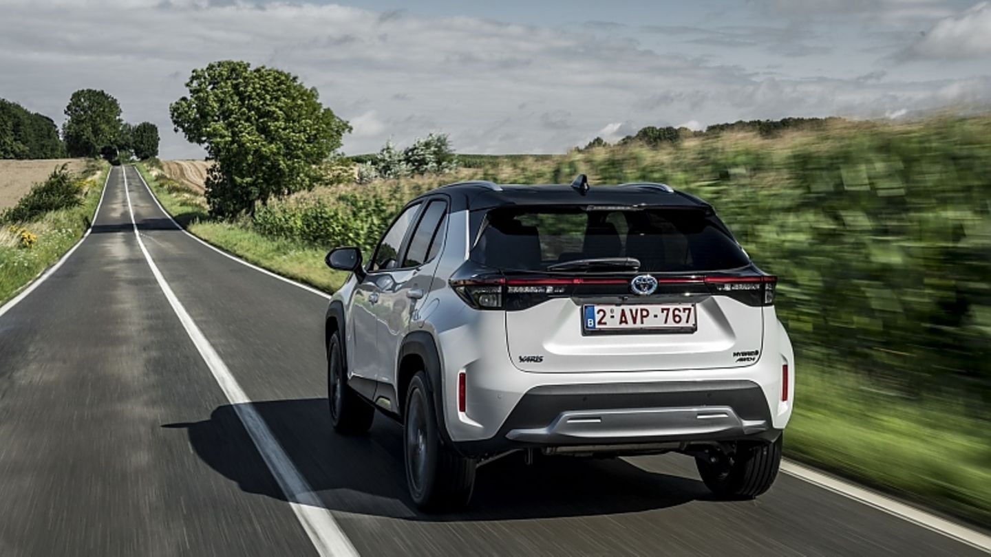 Toyota Yaris Cross 4WD: Wellenreiter