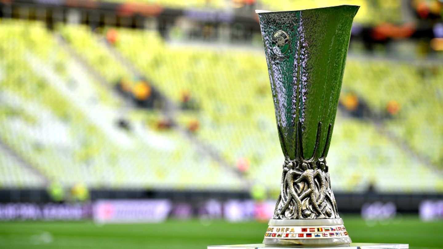Aus Istanbul: Ab 12 Uhr werden in Istanbul die Gegner von Eintracht Frankfurt und Bayer Leverkusen für die Gruppenphase der Europa League 2021/22 ausgelost Ab 12 Uhr werden in Istanbul die Gegner von Eintracht Frankfurt und Bayer Leverkusen für die Gruppenphase der Europa League 2021/22 ausgelost