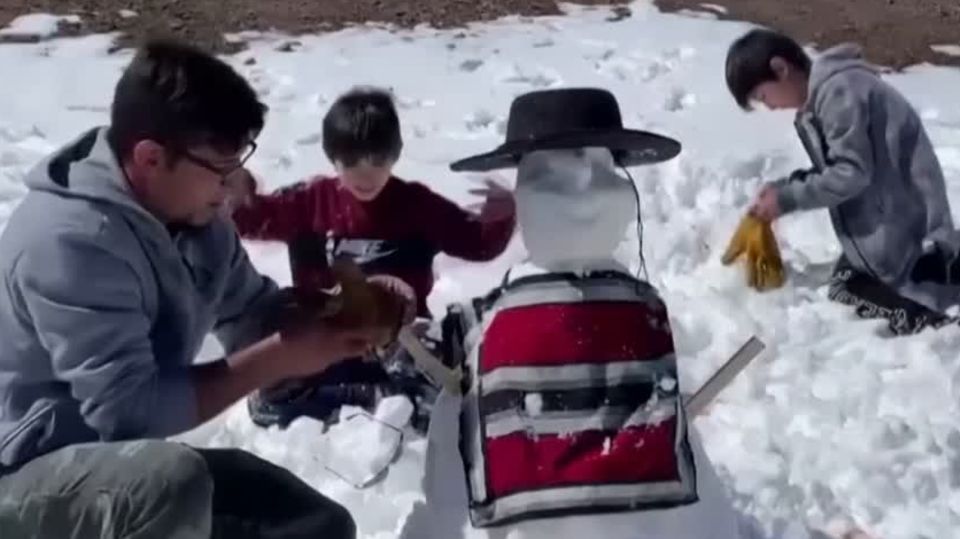 Chile: "Es ist super, wie eine Bettdecke": Menschen aus dem Häuschen über Schnee in der Wüste