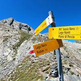 Wie geht es weiter? Wegweiser an der Bacchetta del Lago Nero.