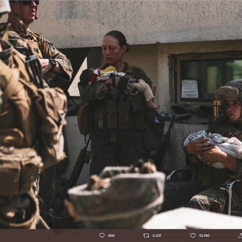 Soldatin Afghanistan