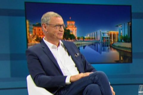 Triell-Talk mit Günther Jauch und Micky Beisenherz: Das sagen die Promis zu den Kandidaten