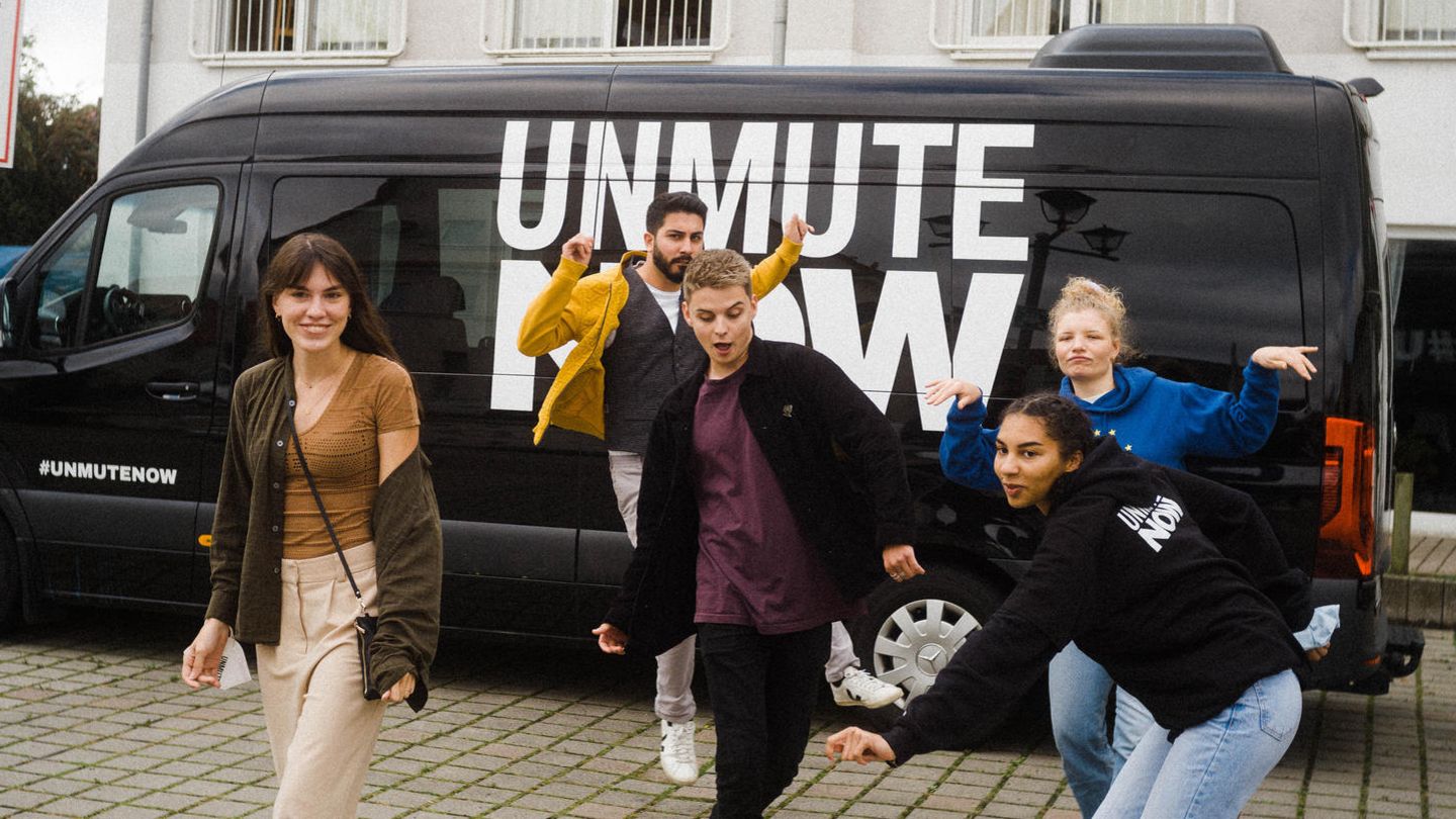 Ein Teil des "Unmute Now"-Teams auf dem Weg quer durch Deutschland