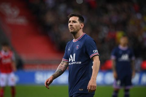 Lionel Messi im im ungewohnten Outfit von Paris Saint-Germain