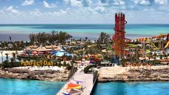 Das Insel-Motto "A perfect day" steht in großen Lettern am Ende der Pier: Auf geht es zu der "Erlebnisinsel", so die Eigenwerbung.