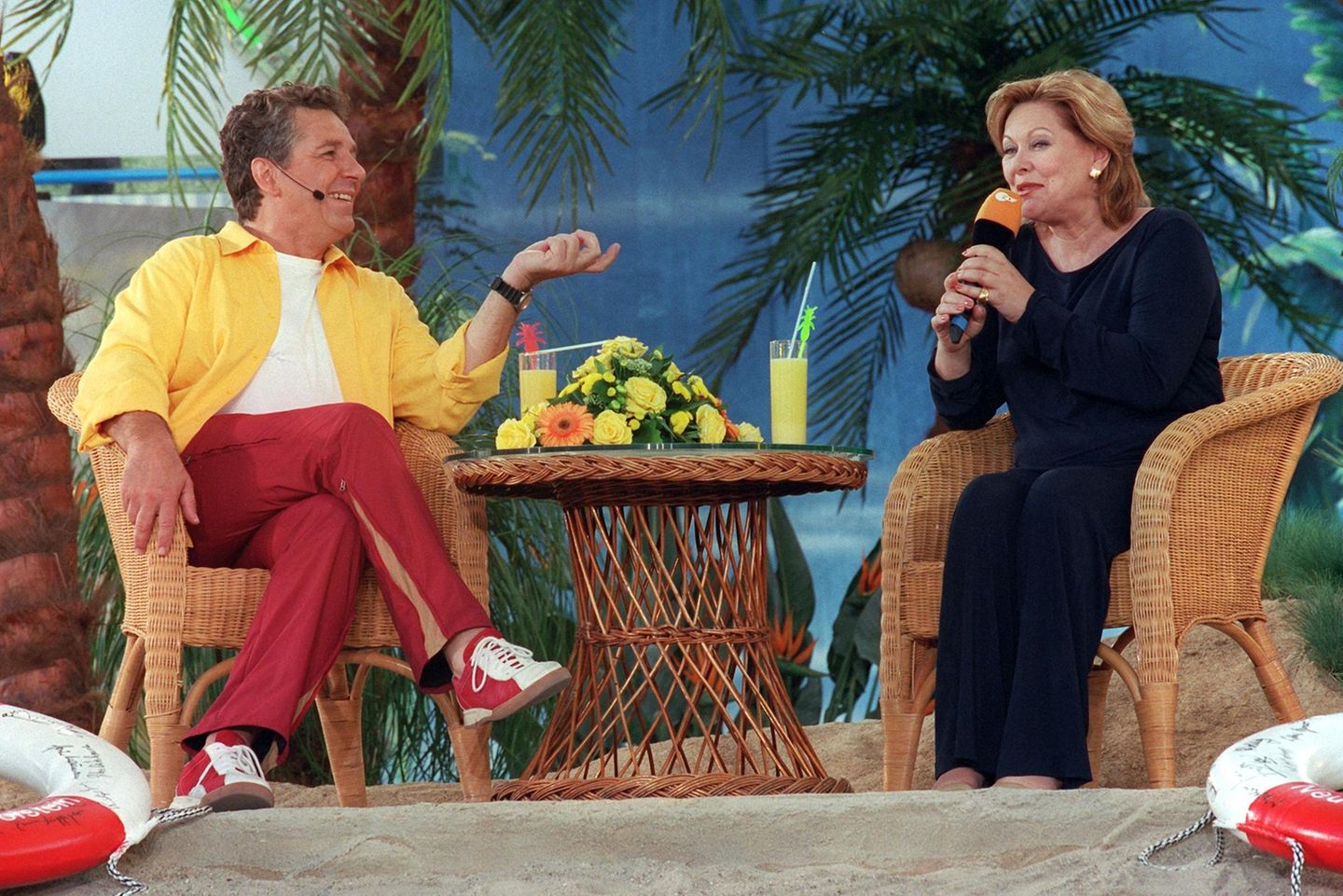 Durch ihre Rolle im "Traumschiff" war Heide Keller gefragter Gast für Talkshows und andere Sendungen. 2001 saß sie bei Michael Schanze im ZDF-"Fernsehgarten".