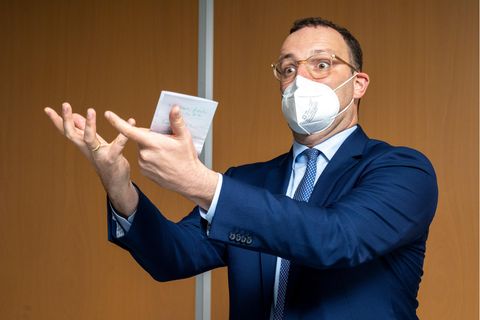 Jens Spahn erklärt 2G und 3G – nicht das Gesundheitswesen