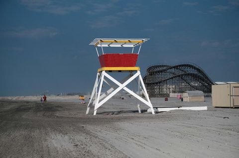 In New Jersey starb ein Rettungsschwimmer durch Blitzschlag (Rettungsschwimmerstand als ymbolfoto)