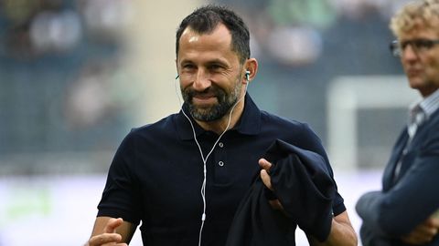 Hasan Salihamidzic hat dem aufstrebenden Rivalen aus Leipzig mal kuzerhand den Trainer und die beiden besten Spieler weggekauft