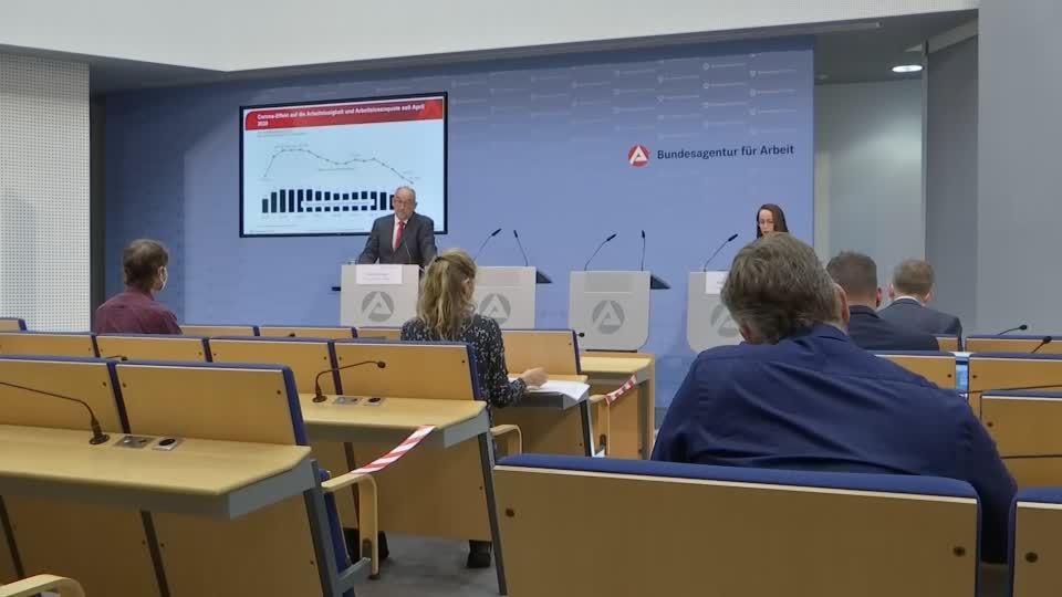 Video: 12.000 weniger Arbeitslose als im Juli Video: 12.000 weniger Arbeitslose als im Juli