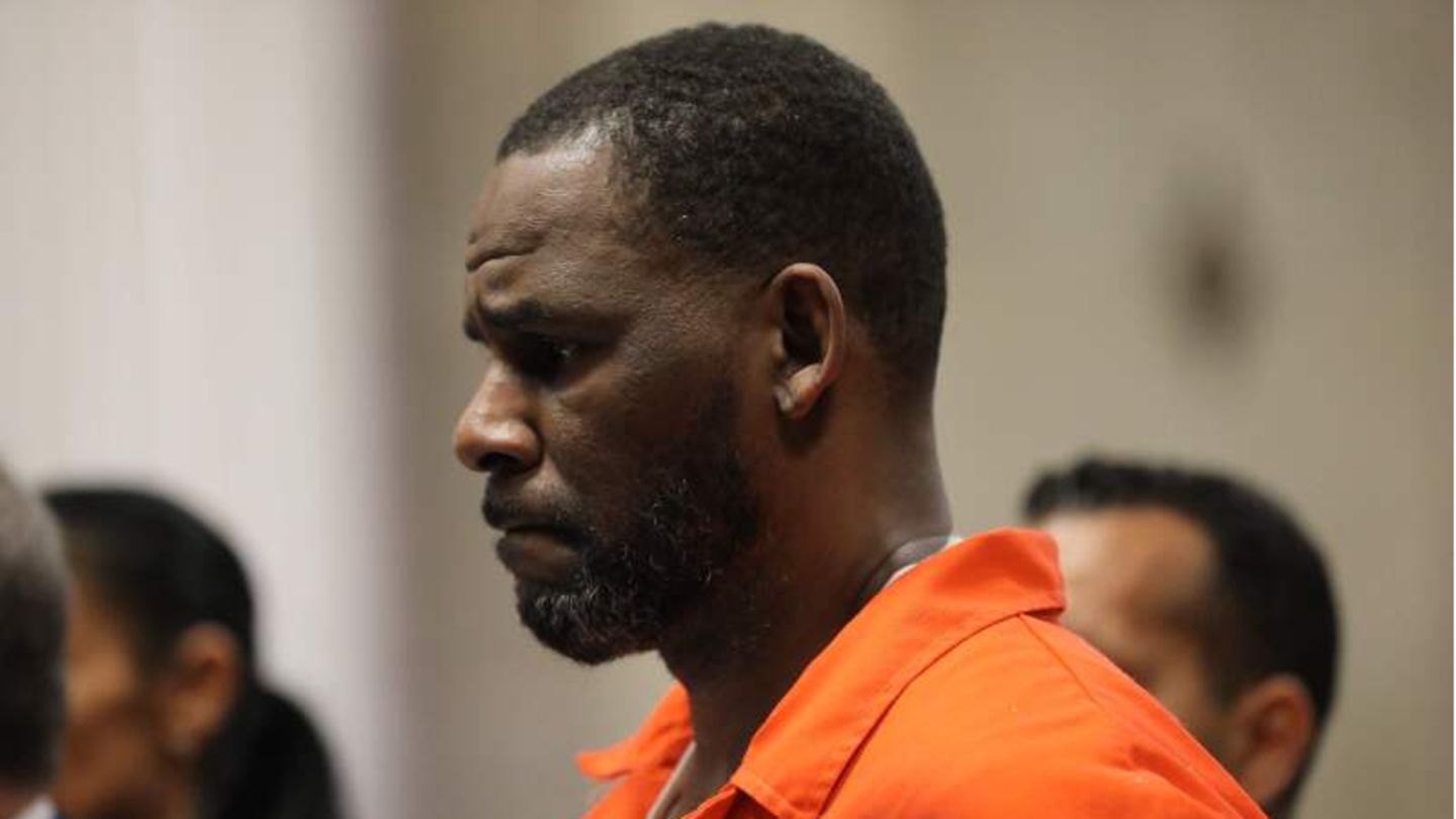 R. Kelly: For the first time, a male witness testifies to sexual abuse against him