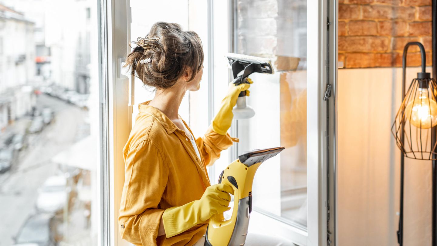 Schnell und streifenfrei: Den Durchblick behalten: Tipps und Tricks zum Fenster putzen