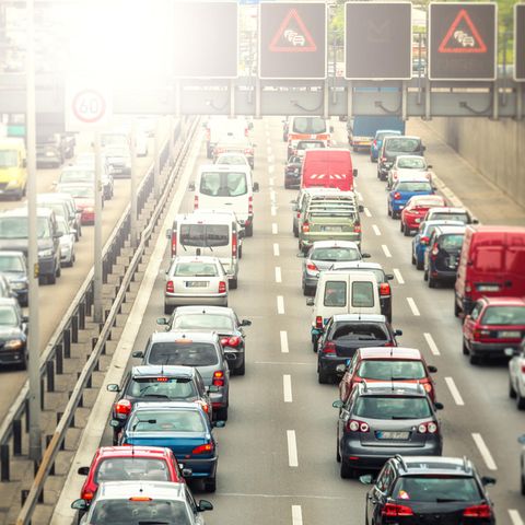 Zu den empfohlenen Maßnahmen zählen auch ein Tempolimit und Änderungen bei der Kfz-Steuer