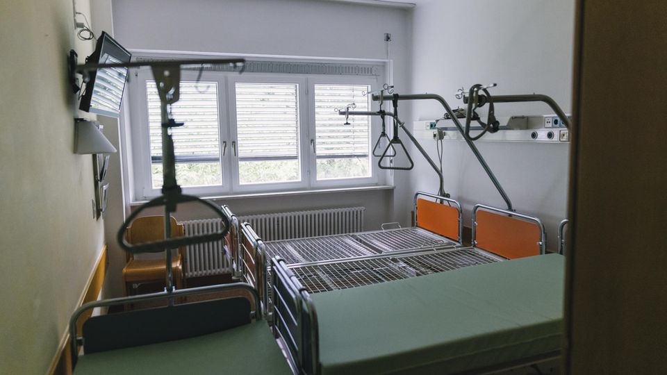 Leere Krankenhausbetten im Klinikum Ortenau im baden-württembergischen Oberkirch