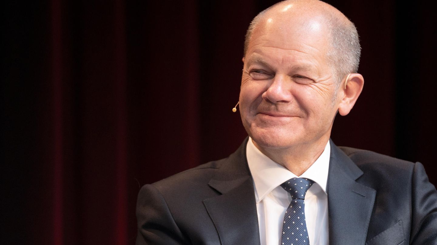 Olaf Scholz bei einer Veranstaltung. Inzwischen hat er sich zwischen GroKo und R2G entschieden.