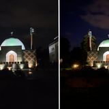 Bei schlechtem Licht trumpft die Hauptkamera dank 1,4 µm Pixelgröße und einer F1,8-Blende auf. Im Vergleich zum iPhone 11 Pro Max (rechts) fängt sie etwa mehr Details im durch das grelle Licht schwer zu erfassenden Eingangsbereich auf. Allerdings sind die Farben leicht überbetont.