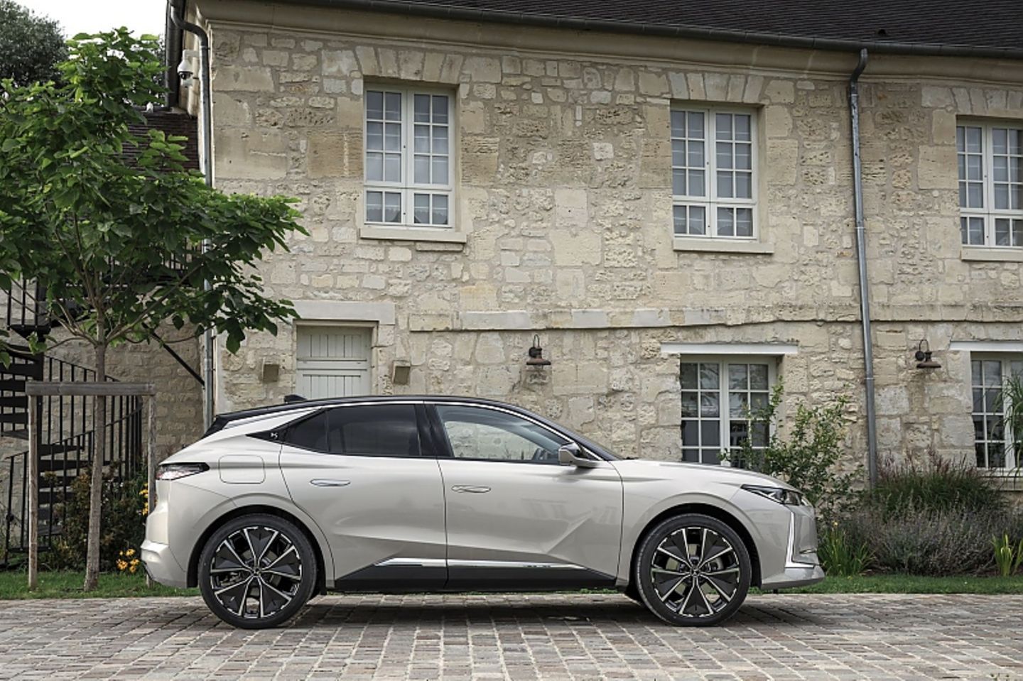 DS 4 E-Tense 225