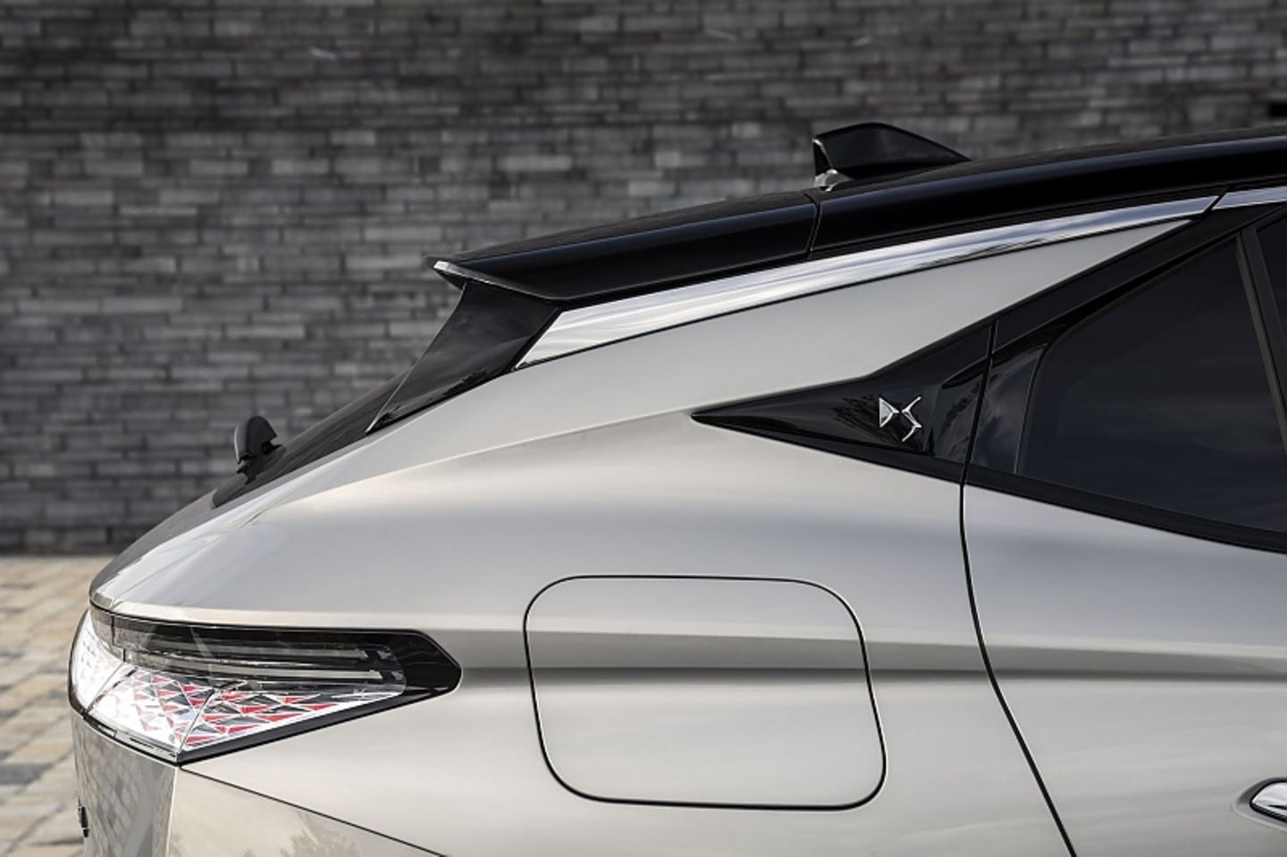 DS 4 E-Tense 225