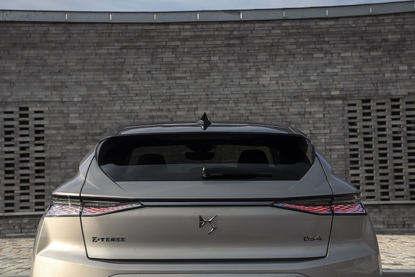 DS 4 E-Tense 225