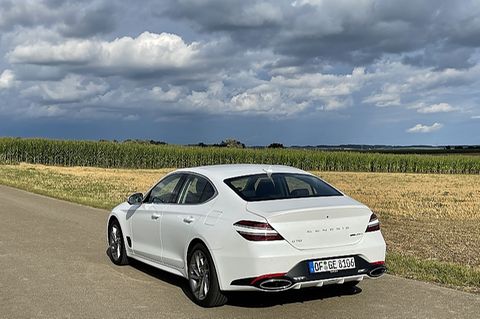 Genesis G70 2.0 T AWD