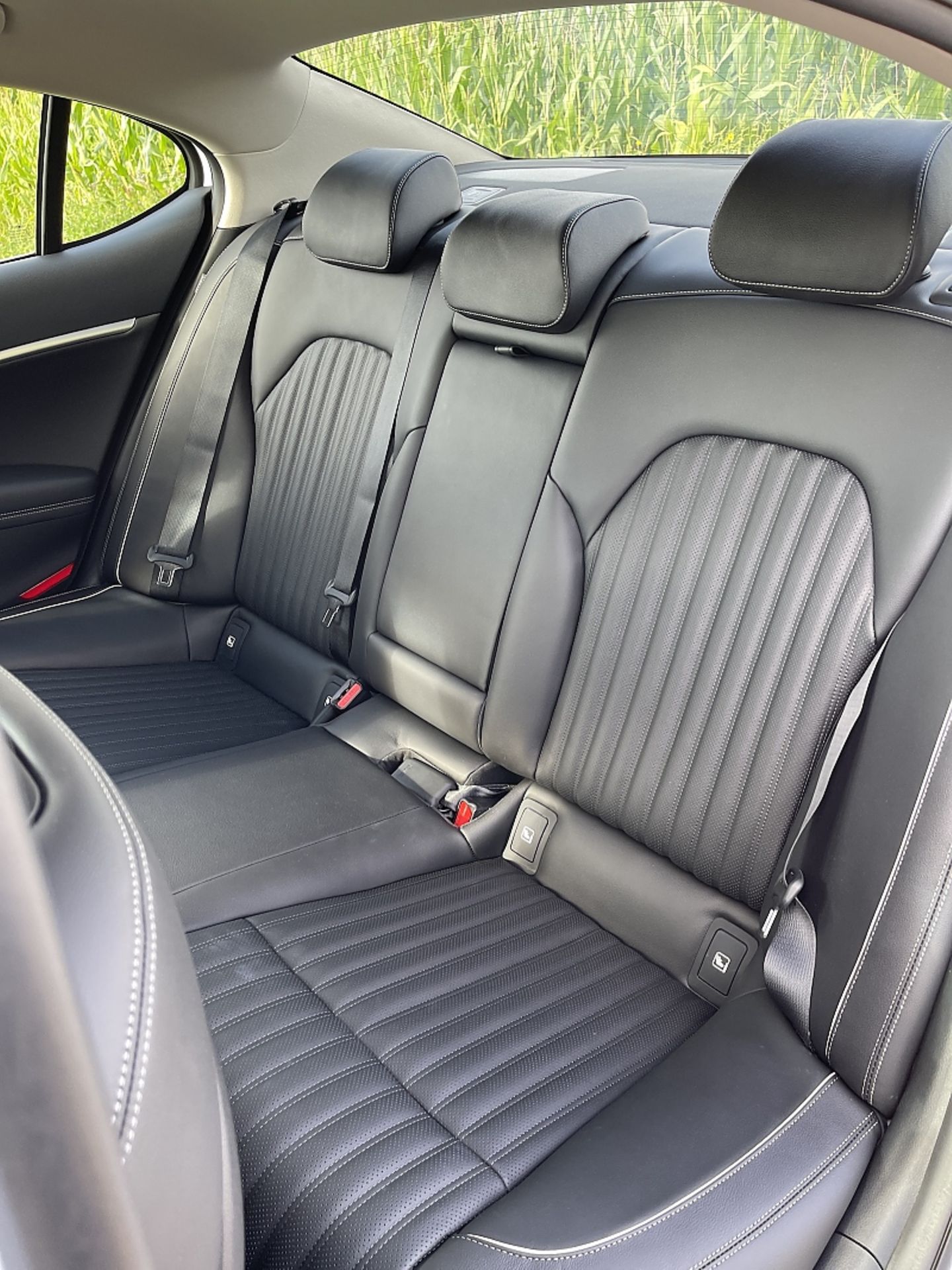Genesis G70 2.0 T AWD