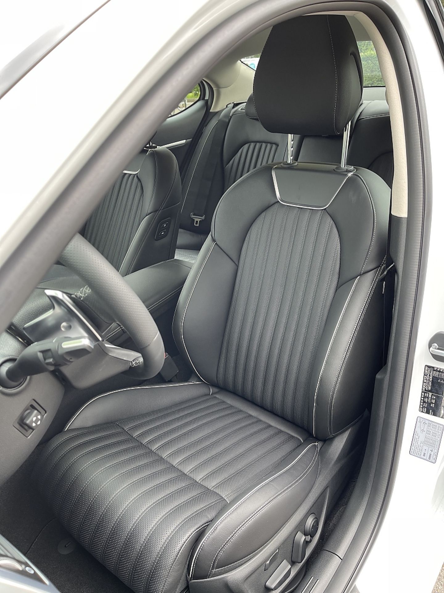 Genesis G70 2.0 T AWD
