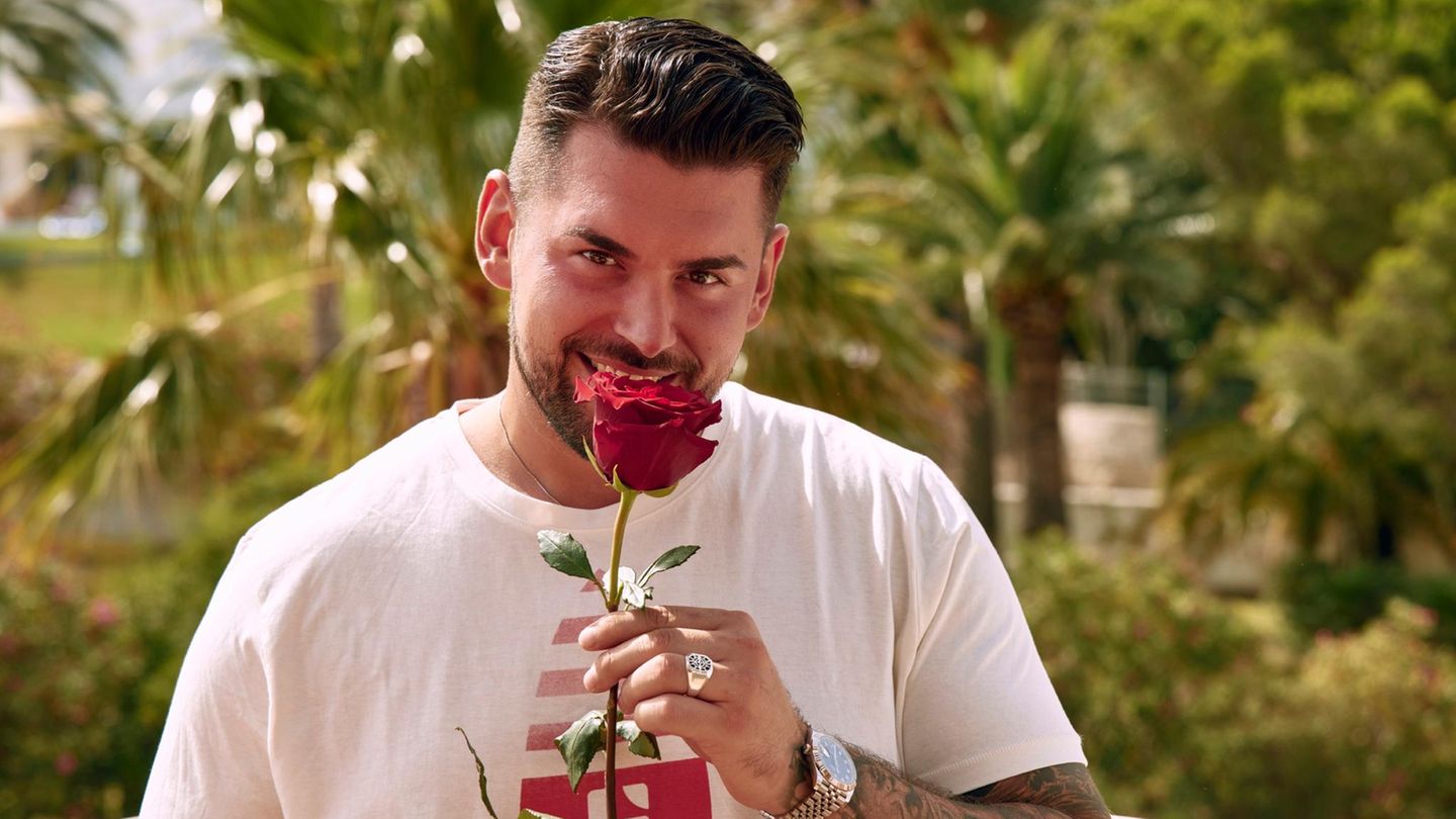 "Bachelor in Paradise"