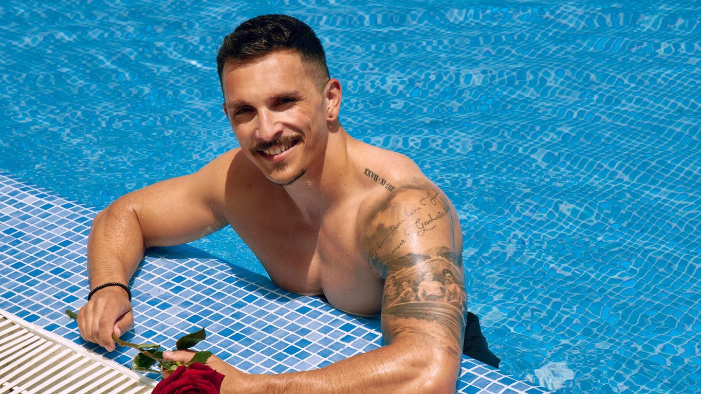 "Bachelor in Paradise"