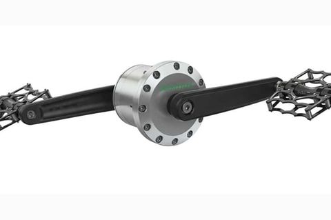 Der Generator besitzt den üblichen Pedalabstand.