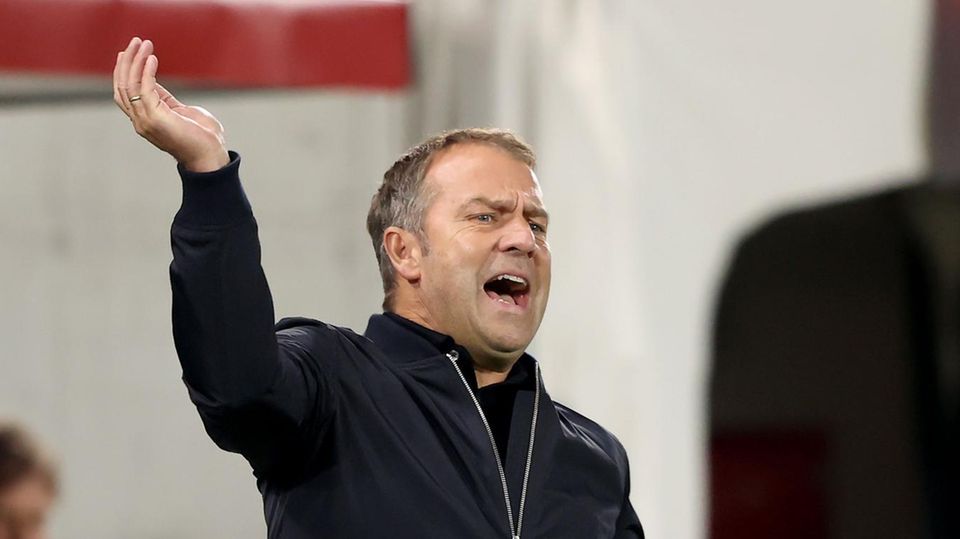 War mit dem Auftritt des DFB-Teams gegen Liechtenstein nicht ganz glücklich: Neu-Bundestrainer Hansi Flick