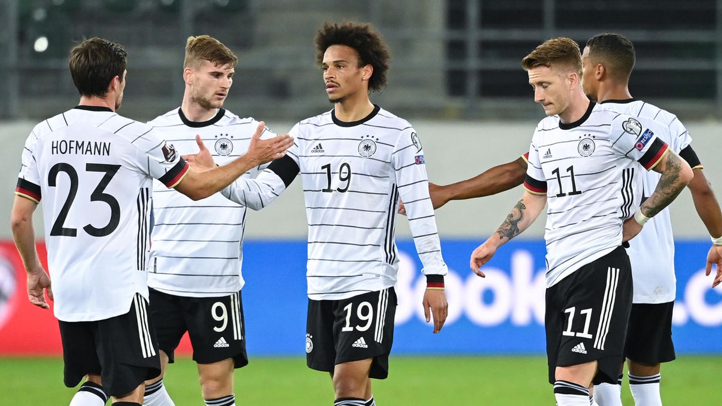 Jonas Hofmann, Timo Werner, Leroy Sané, Marco Reus, Thilo Kehrer (v.l.n.r.)