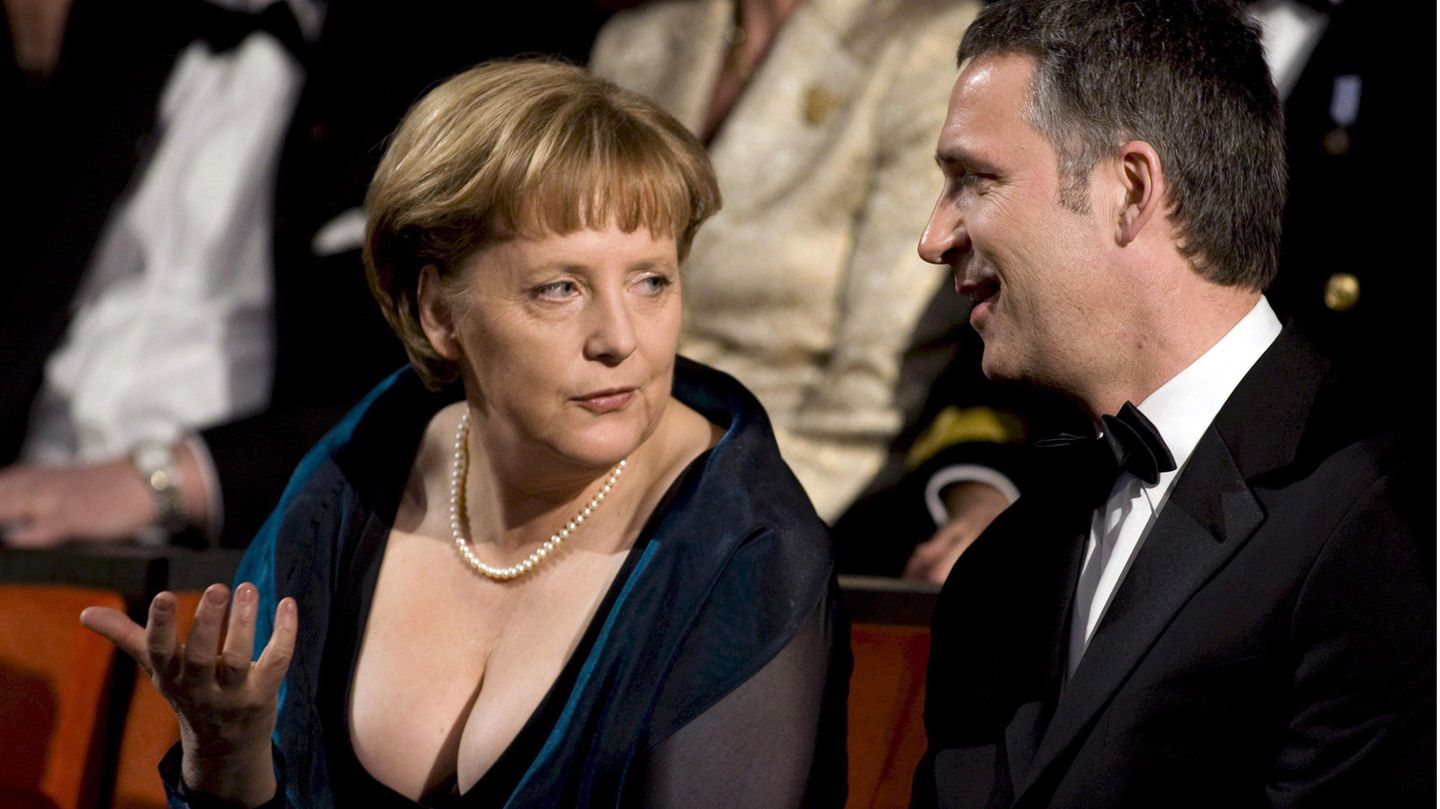 Angela Merkel: Walz, Walser, Opernball - ein Rückblick in Äußerlichkeiten. 