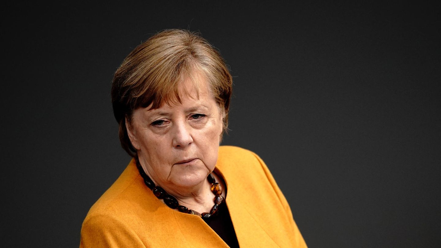 Merkel in gelb