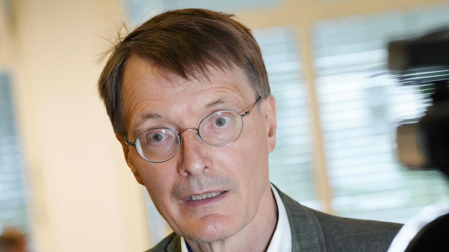 Lauterbach calls for stronger introduction of the 2G rule – “the earlier, the better”
