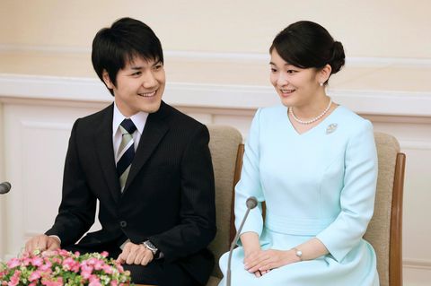Bei einer Pressekonferrenz kündigten Prinzessin Mako und ihr Verlobter Kei Komuro ihre Hochzeitspläne für das Ende des Jahres an