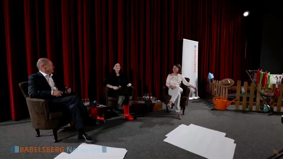 Video: Koalitionsaussage mit Götterspeise? Video: Koalitionsaussage mit Götterspeise?