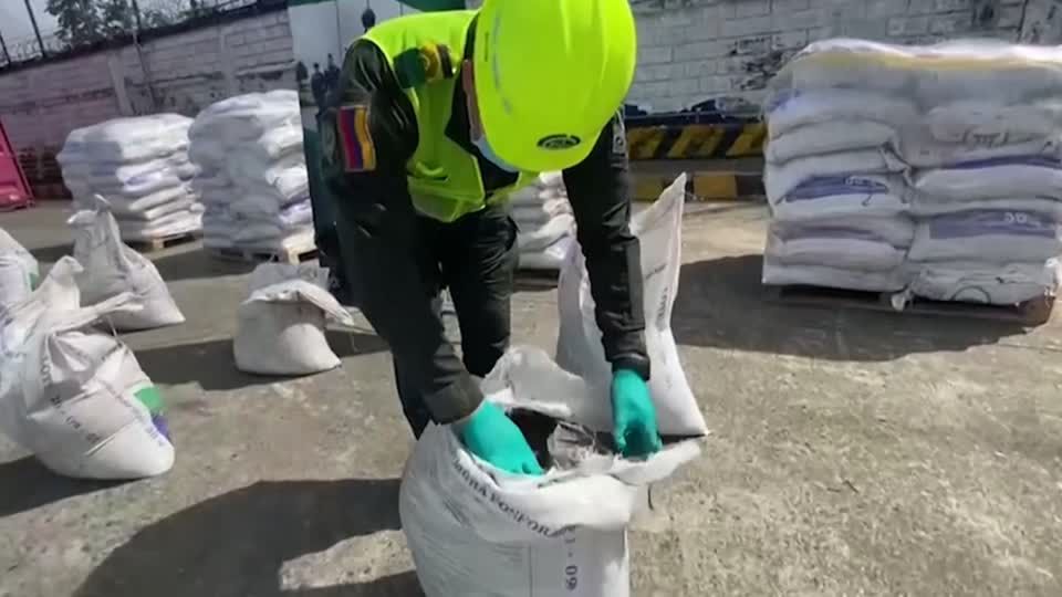 Video: Zwei Tonnen Kokain in Kolumbien beschlagnahmt Video: Zwei Tonnen Kokain in Kolumbien beschlagnahmt