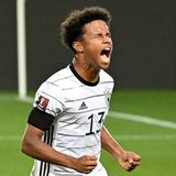 Karim Adeyemi: Der Mittelstürmer, 19, traf bei seinem A-Nationalelf-Debüt - das haben nicht viele geschafft. Als 12-Jähriger wurde er beim FC Bayern aussortiert. Zum Glück erkannten sie bei der SpVgg Unterhaching sein Talent und förderten ihn. Von dort ging es über RB Salzburg und die U21 in die Nationalelf.