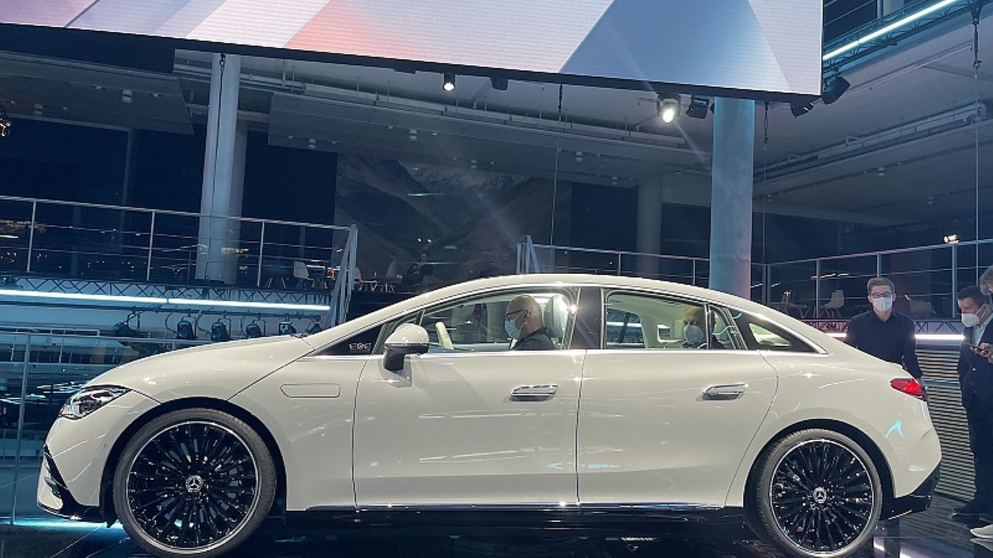 Mercedes EQE 2022: early start |  STERN.de