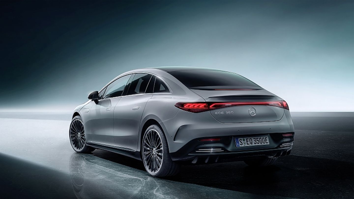 Mercedes EQE 2022