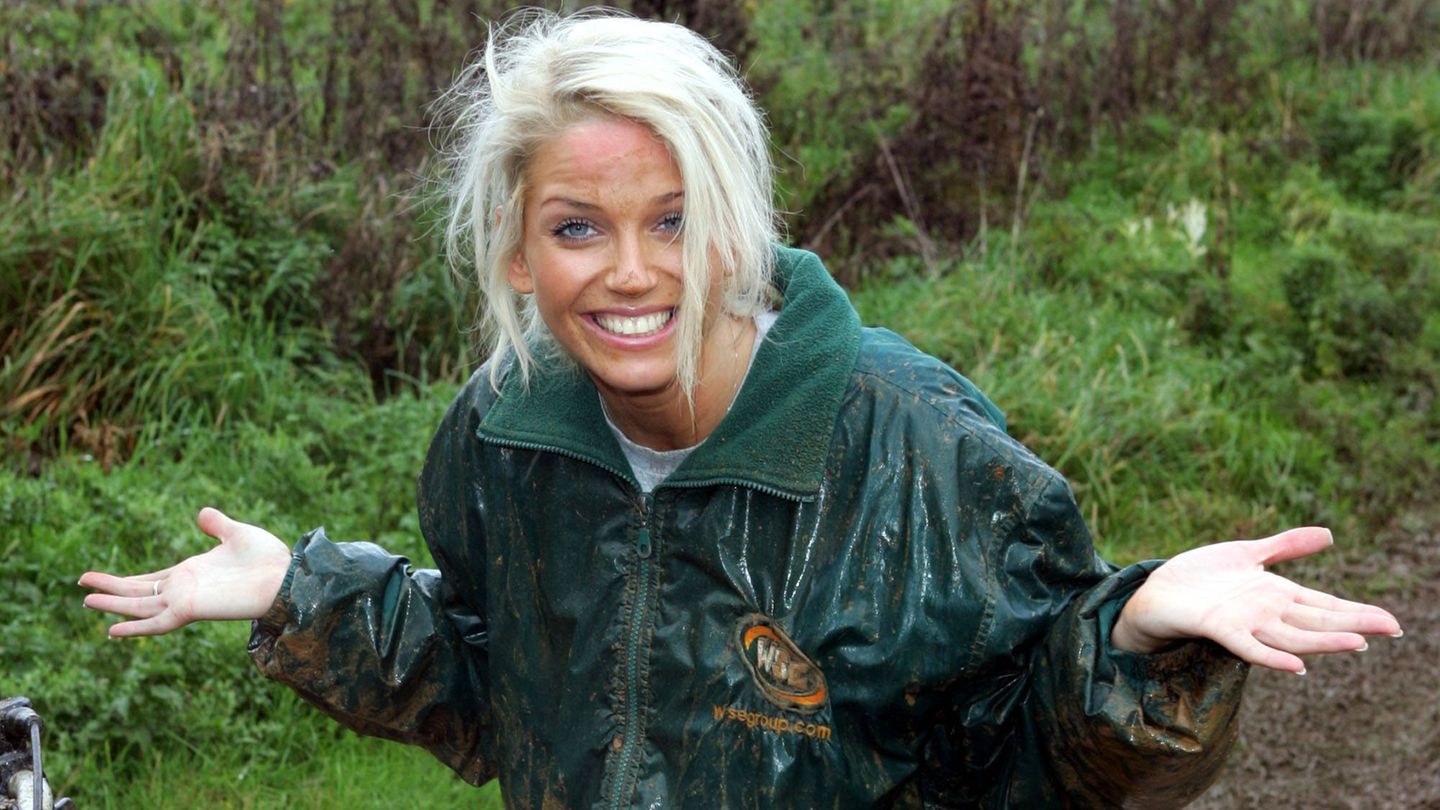 Sarah Harding: Girls Aloud singer dies of breast cancer at the age of 39