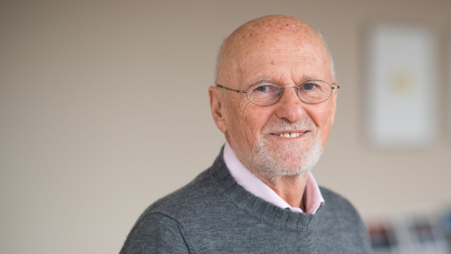 Dirk Roßmann möchte sich nach seinem 75. Geburtstag der Schriftstellerei widmen 