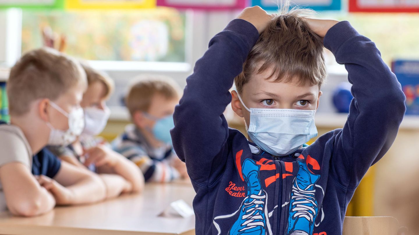 Schule, Corona, Herbst Erstklässler in der Werner Lindemann Grundschule in Mecklenburg-Vorpommern