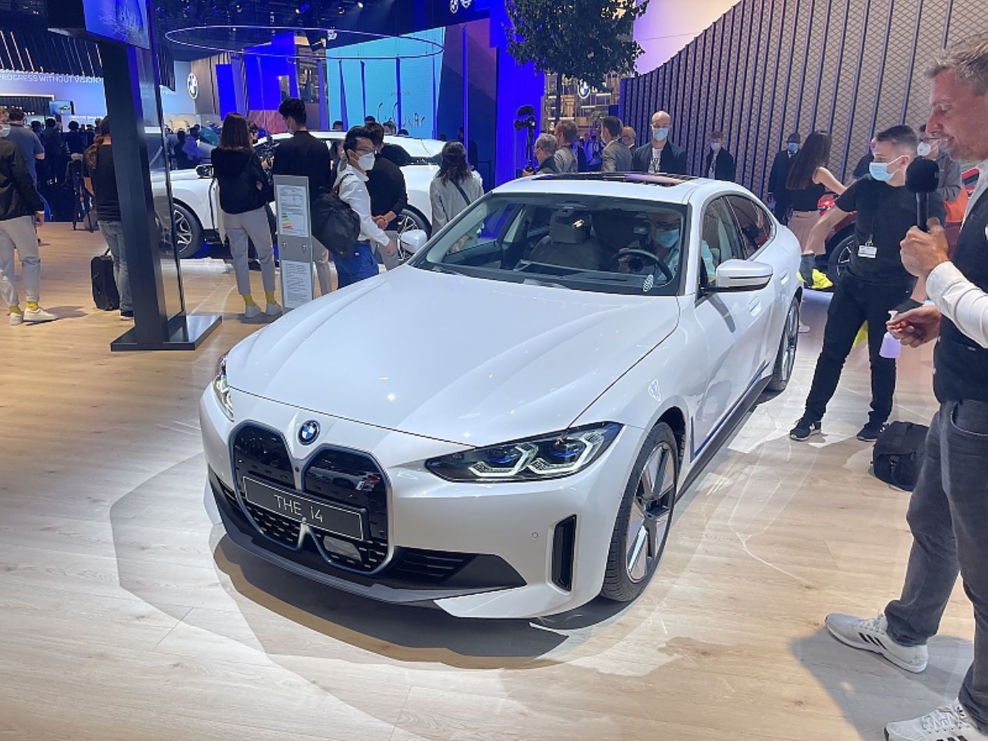 BMW i4