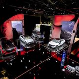 Mercedes Quartett mit dem EQE (rechts), der seriennahen Studie Mercedes EQG (hinten) sowie dem Concept Mercedes Maybach EQS (lin