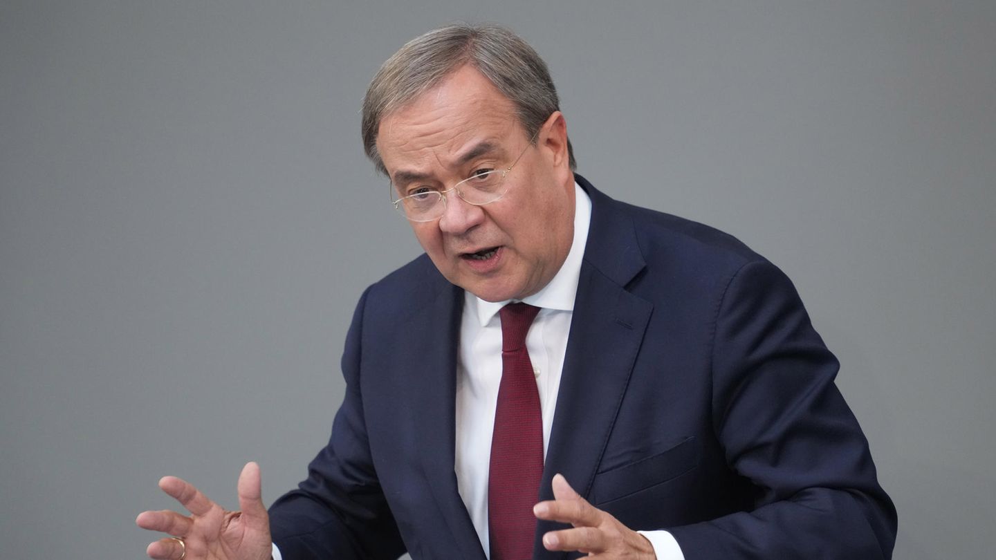 Armin Laschet (CDU) spricht im Deutschen Bundestag
