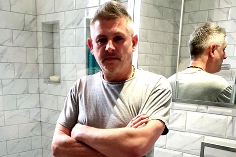 Viralvideo: Klempner singt während der Arbeit und wird dadurch zum Star